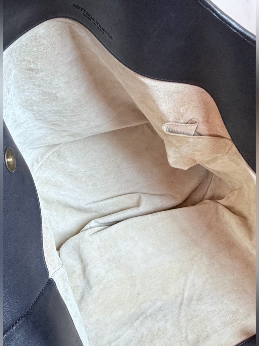 BOTTEGA VENETA Vintage Wavy Intrecciato Napa Leather Basket Tote. XL. Like New. - Picture 10 of 14